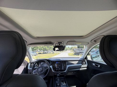 Used 2019 Volvo XC60 T6 Momentum w/ Premium Package AWD/4WD image 10