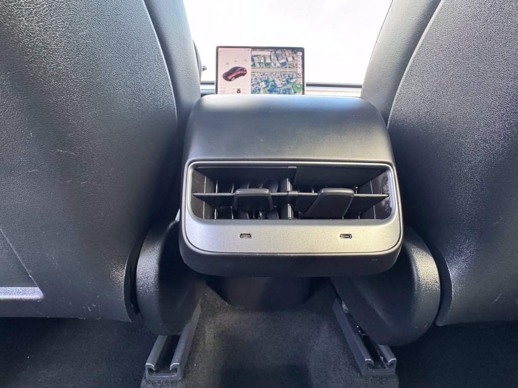 Used 2021 Tesla Model Y Long Range AWD/4WD image 30