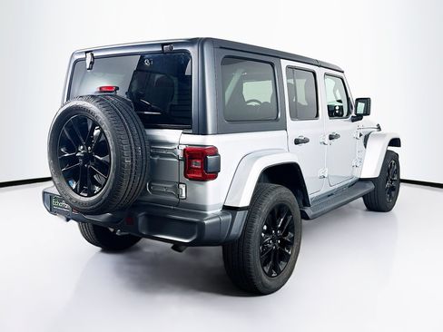 Used 2023 Jeep Wrangler Unlimited Sahara w/ Cold Weather Group AWD/4WD image 9