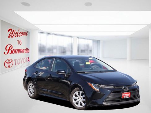Certified 2025 Toyota Corolla LE FWD image 2