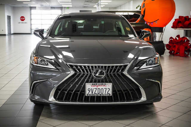 Certified 2025 Lexus ES 300h w/ Premium Package FWD image 4