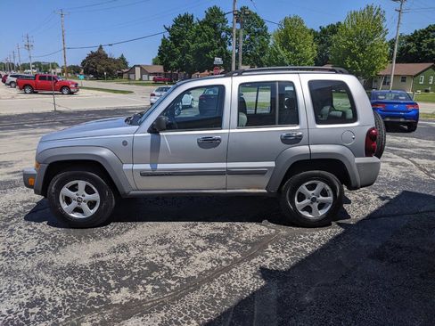 Used 2006 Jeep Liberty Sport AWD/4WD image 6