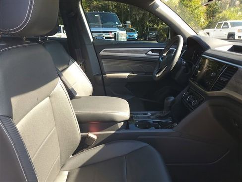 Used 2023 Volkswagen Atlas Cross Sport SE image 35