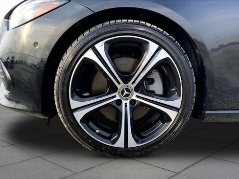 Used 2025 Mercedes-Benz C 300 Sedan image 11