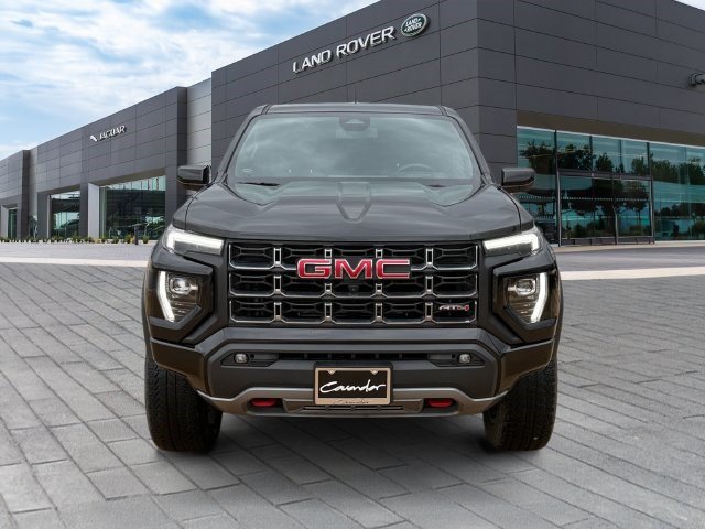 Used 2024 GMC Canyon AT4 w/ AT4 Premium Package AWD/4WD image 8