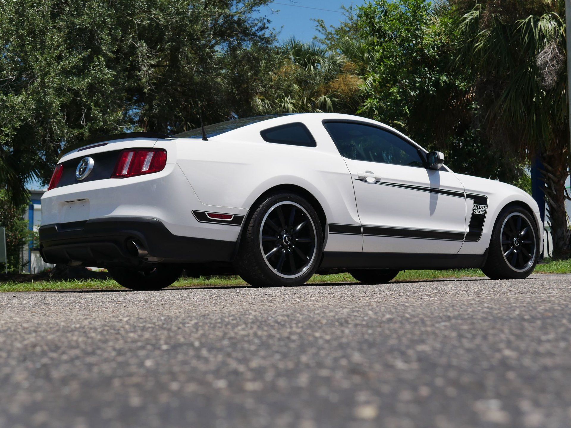 Used 2012 Ford Mustang Boss 302 w/ Boss 302 Accessory Pkg RWD image 11