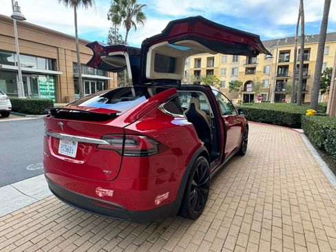 Used 2017 Tesla Model X 75D AWD/4WD image 5