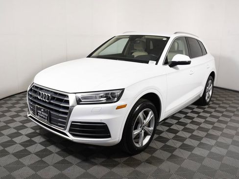 Used 2020 Audi Q5 2.0T Premium w/ Convenience Package AWD/4WD image 1