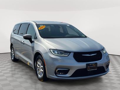 Used 2023 Chrysler Pacifica Touring-L