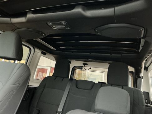 Used 2021 Jeep Wrangler Unlimited Sport image 27