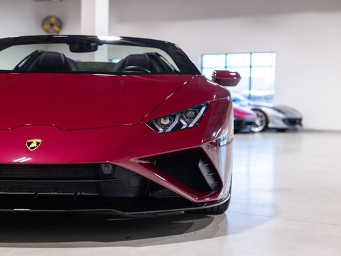 Used 2022 Lamborghini Huracan EVO RWD image 21