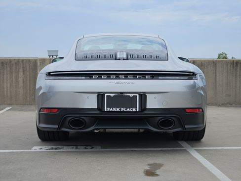 Certified 2026 Porsche 911 Carrera RWD image 7