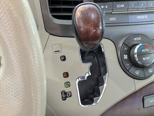 Used 2013 Toyota Sienna XLE FWD image 10