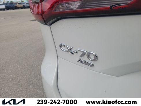 Used 2025 MAZDA CX-70 Plug-In Hybrid w/ Premium Plus AWD/4WD image 11