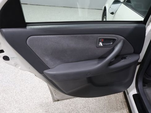 Used 2001 Toyota Camry LE image 19