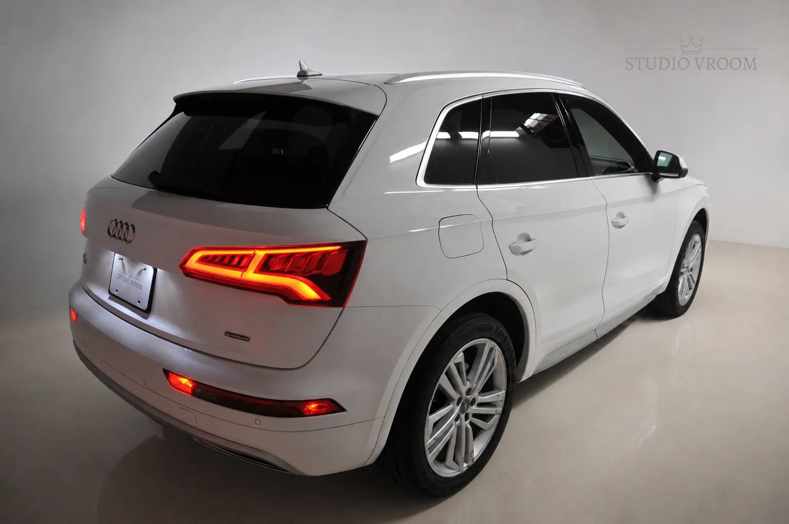 Used 2019 Audi Q5 2.0T Premium Plus w/ Premium Plus Package AWD/4WD image 6