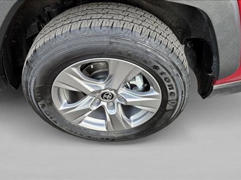 Used 2025 Toyota RAV4 XLE image 9