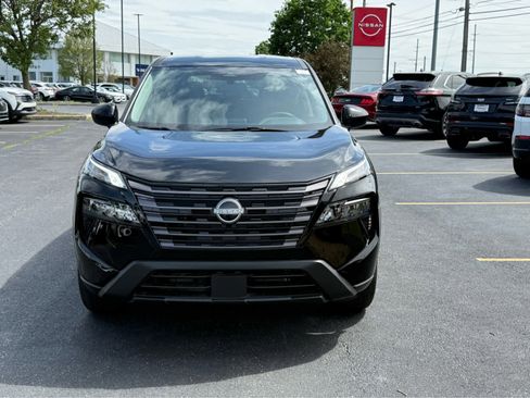 Used 2026 Nissan Rogue SV AWD/4WD image 2