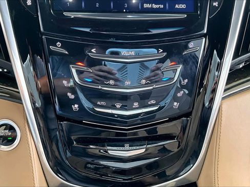 Used 2020 Cadillac Escalade Platinum AWD/4WD image 32