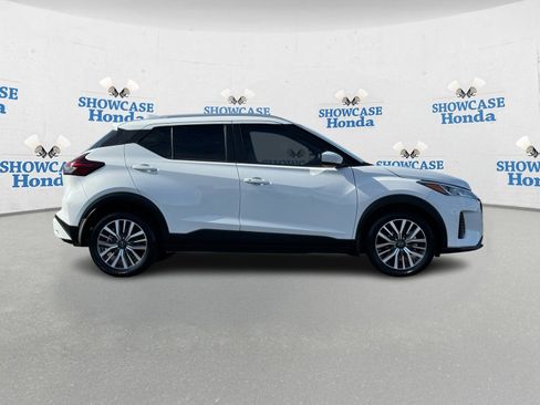 Used 2024 Nissan Kicks SV image 9