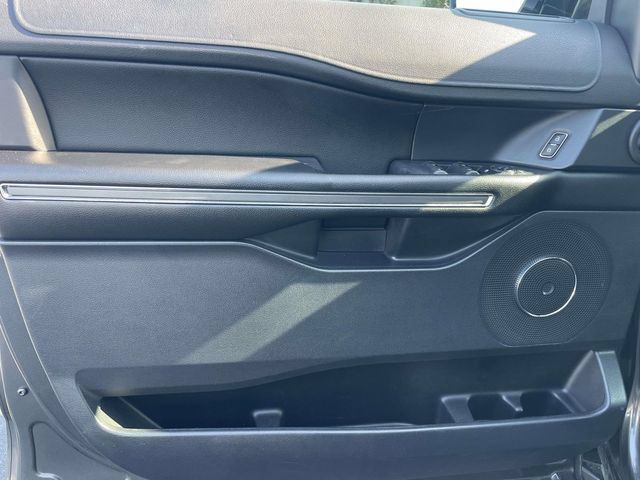 Used 2020 Ford Expedition XLT w/ Equipment Group 201A RWD image 15