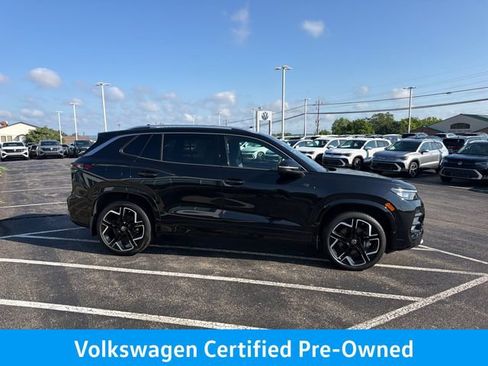 Used 2025 Volkswagen Tiguan SEL R-Line AWD/4WD image 2
