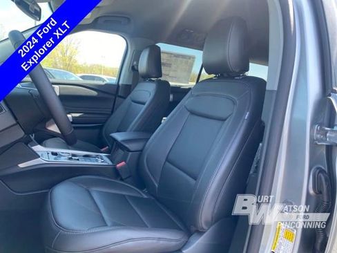 New 2024 Ford Explorer XLT w/ Equipment Group 202A AWD/4WD image 11