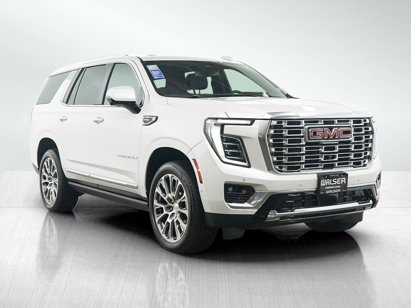 Used 2025 GMC Yukon Denali w/ Sun & Power Step Package AWD/4WD image 7