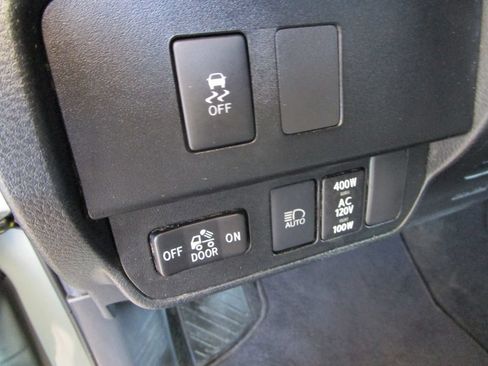Used 2022 Toyota Tacoma TRD Off-Road AWD/4WD image 33