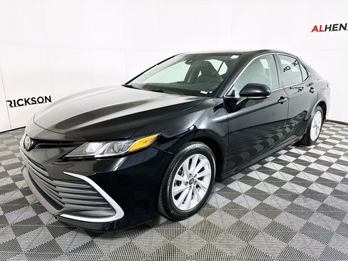 Used 2023 Toyota Camry LE image 7