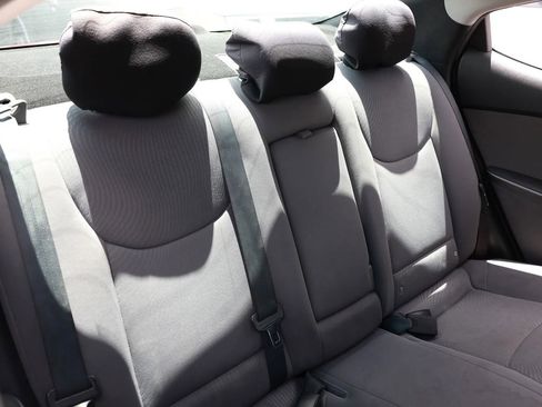 Used 2015 Hyundai Elantra SE FWD image 23