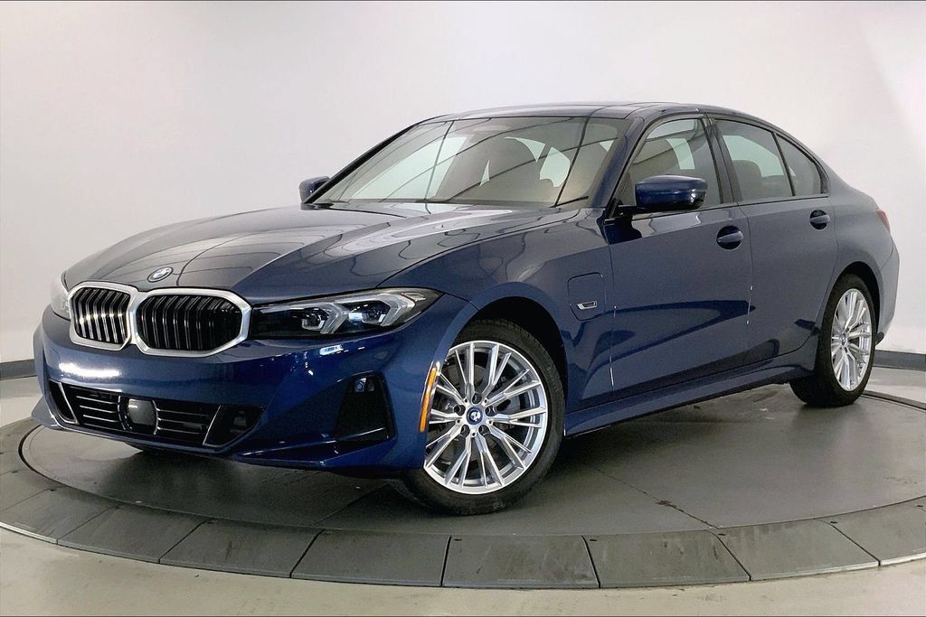 Used 2023 BMW 330e xDrive AWD/4WD image 11