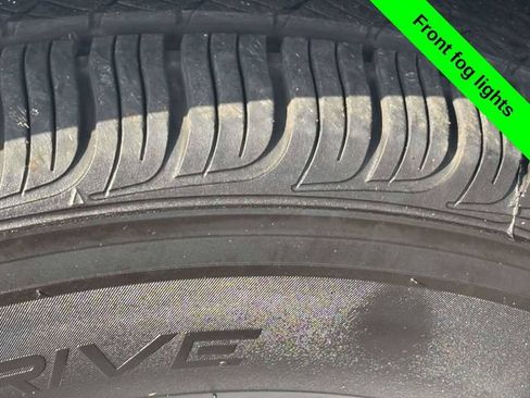 Used 2023 Chrysler Pacifica Touring-L FWD image 35
