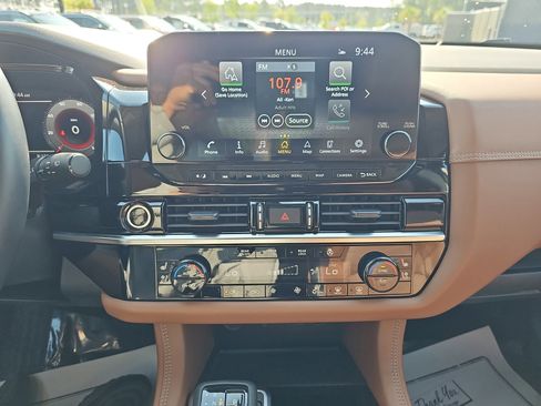 Used 2023 Nissan Pathfinder Platinum AWD/4WD image 22