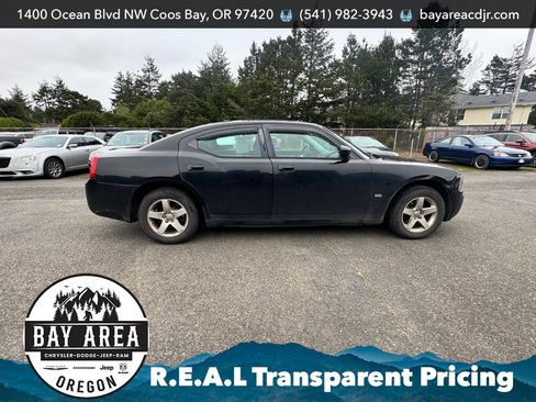 Used 2010 Dodge Charger RWD image 4