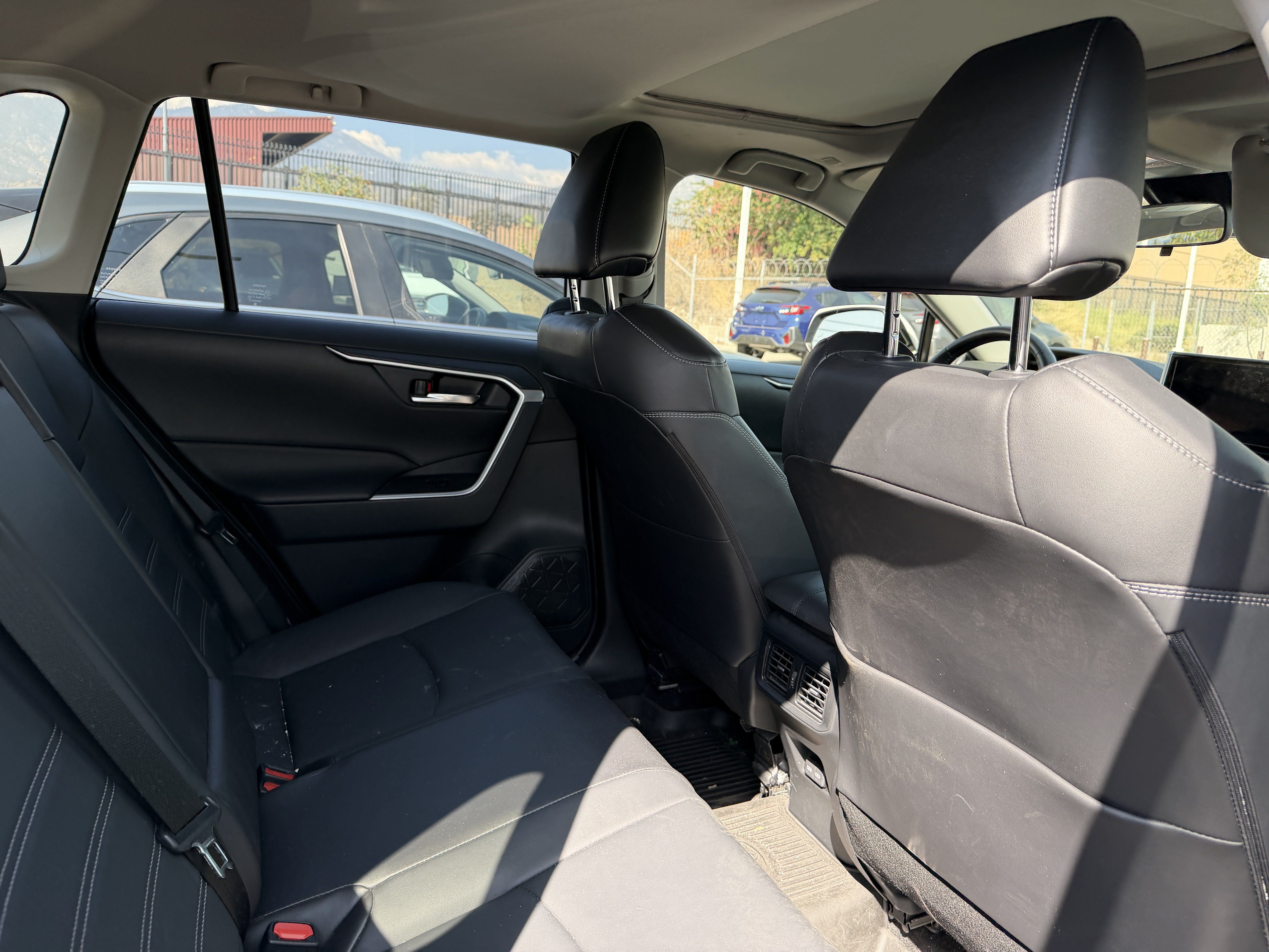 Used 2023 Toyota RAV4 XLE Premium AWD/4WD image 4