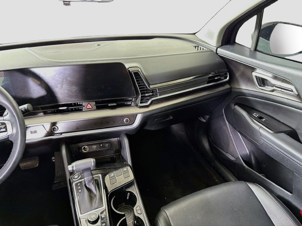Used 2025 Kia Sportage EX w/ Premium Package FWD image 28