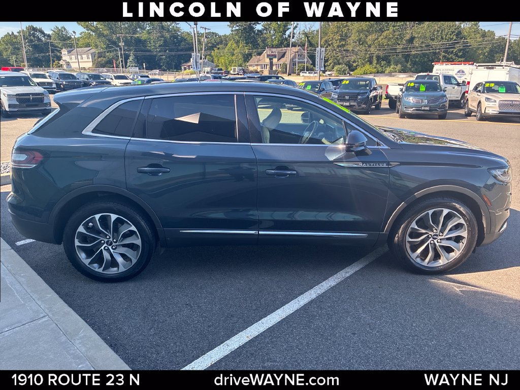 Certified 2022 Lincoln Nautilus Reserve AWD/4WD image 9