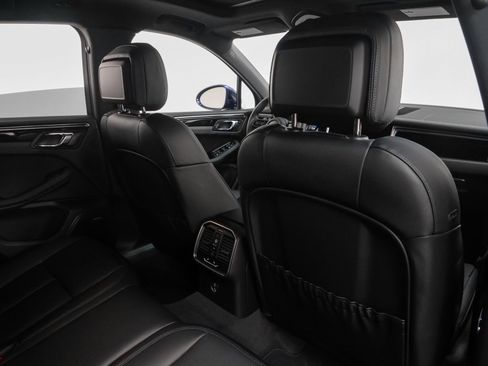 Certified 2025 Porsche Macan image 24