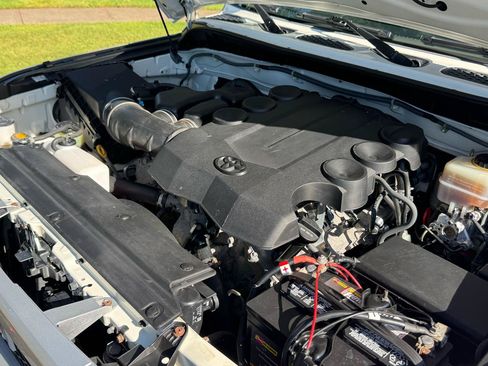 Used 2010 Toyota FJ Cruiser 4WD image 30