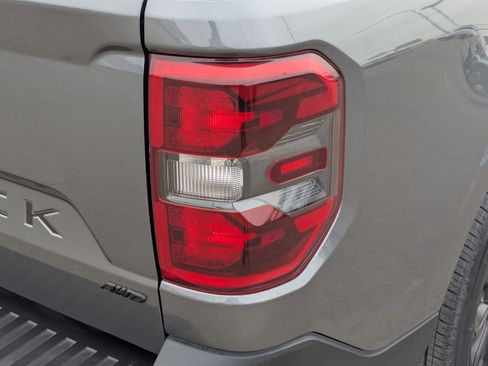 Used 2024 Ford Maverick Lariat w/ Black Appearance Package image 12