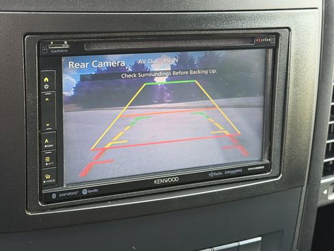 Used 2016 Mercedes-Benz Metris Passenger image 11