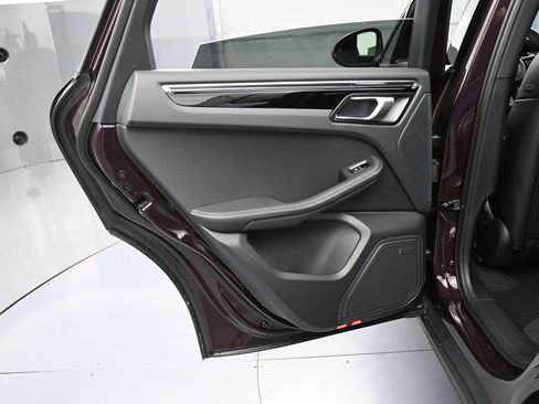 Certified 2026 Porsche Macan AWD/4WD image 23