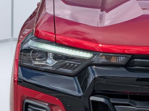 Used 2024 Chevrolet Colorado Z71 w/ Z71 Convenience Package 2 AWD/4WD image 8