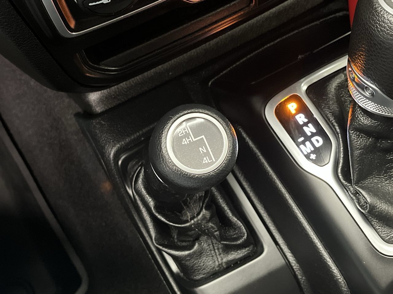 Used 2018 Jeep Wrangler Unlimited Sport S AWD/4WD image 14