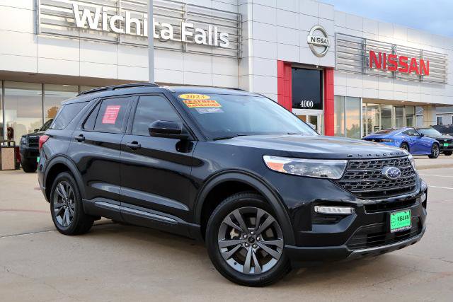 Used 2023 Ford Explorer XLT w/ Equipment Group 202A AWD/4WD image 1
