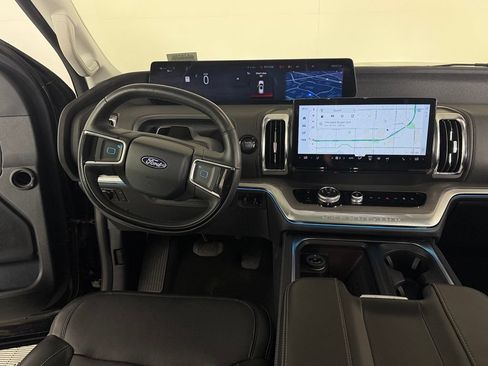 Used 2025 Ford Expedition Platinum AWD/4WD image 14
