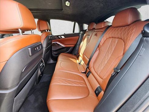 Used 2021 BMW X6 xDrive40i w/ Executive Package image 12