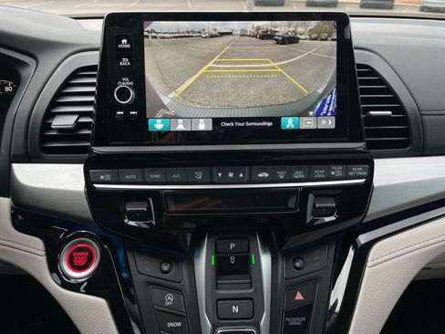 New 2026 Honda Odyssey Touring image 16
