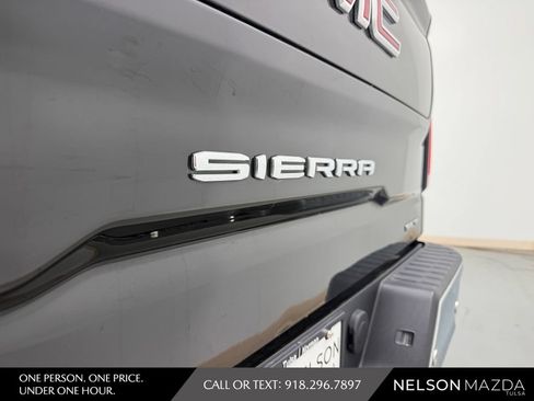 Used 2019 GMC Sierra 1500 SLT w/ SLT Premium Plus Package AWD/4WD image 10